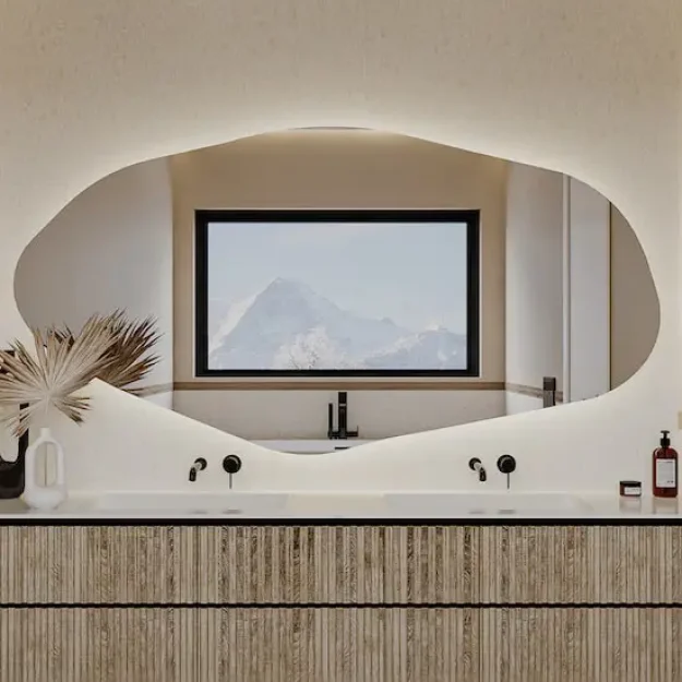 Großer Badezimmerspiegel